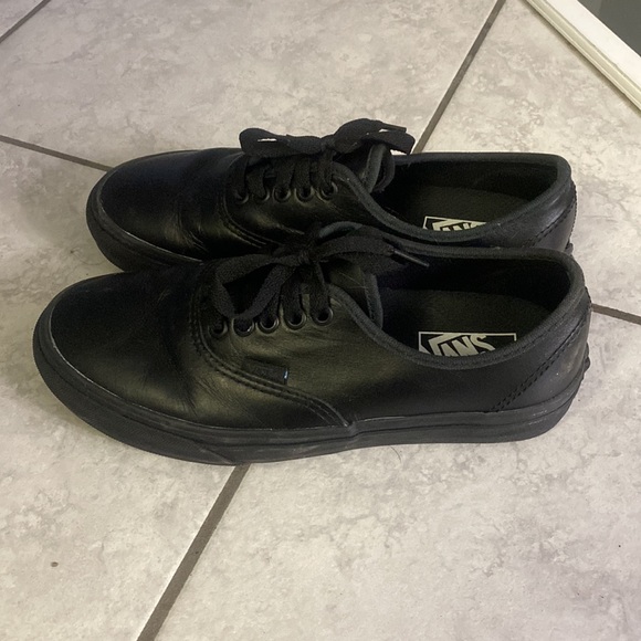 black slip resistant shoes vans